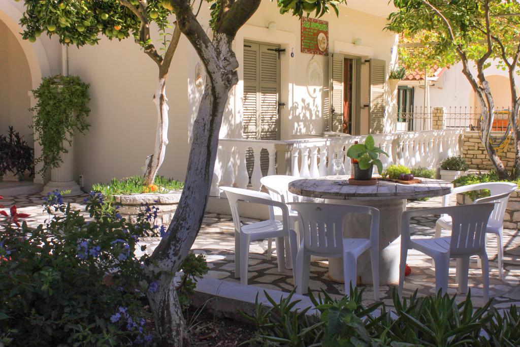 The Orange Garden Apartment คัสซิโอปี ภายนอก รูปภาพ