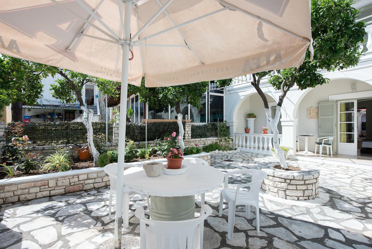 The Orange Garden Apartment คัสซิโอปี ภายนอก รูปภาพ